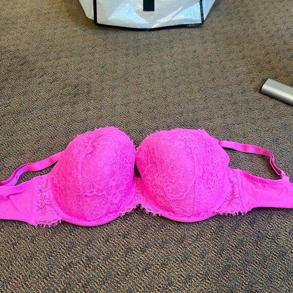 Pink Bra - Picture 2 of 5